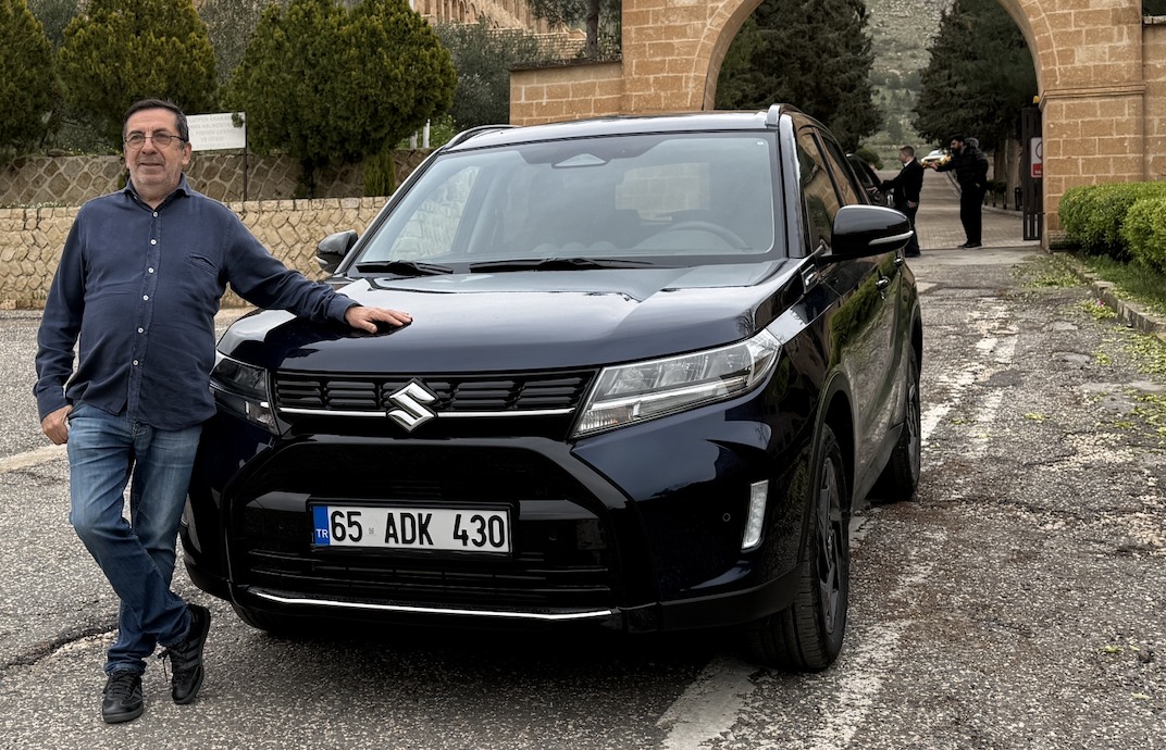 Suzuki Vitara ve S-Cross Yeni Black Edition Versiyonlarıyla Türkiye’de!