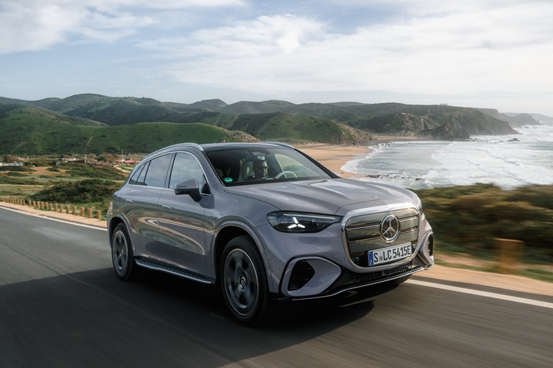 Mercedes-Benz'den 40 yeni model geliyor!..