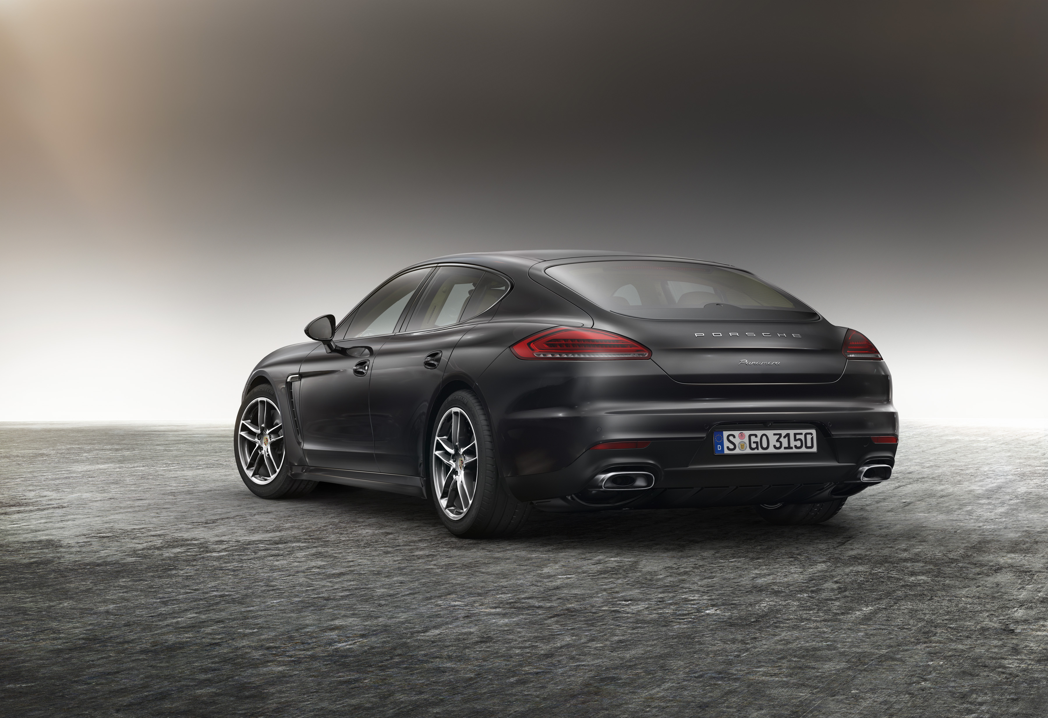 Porsche Panamera'ya Edition eklentisi !