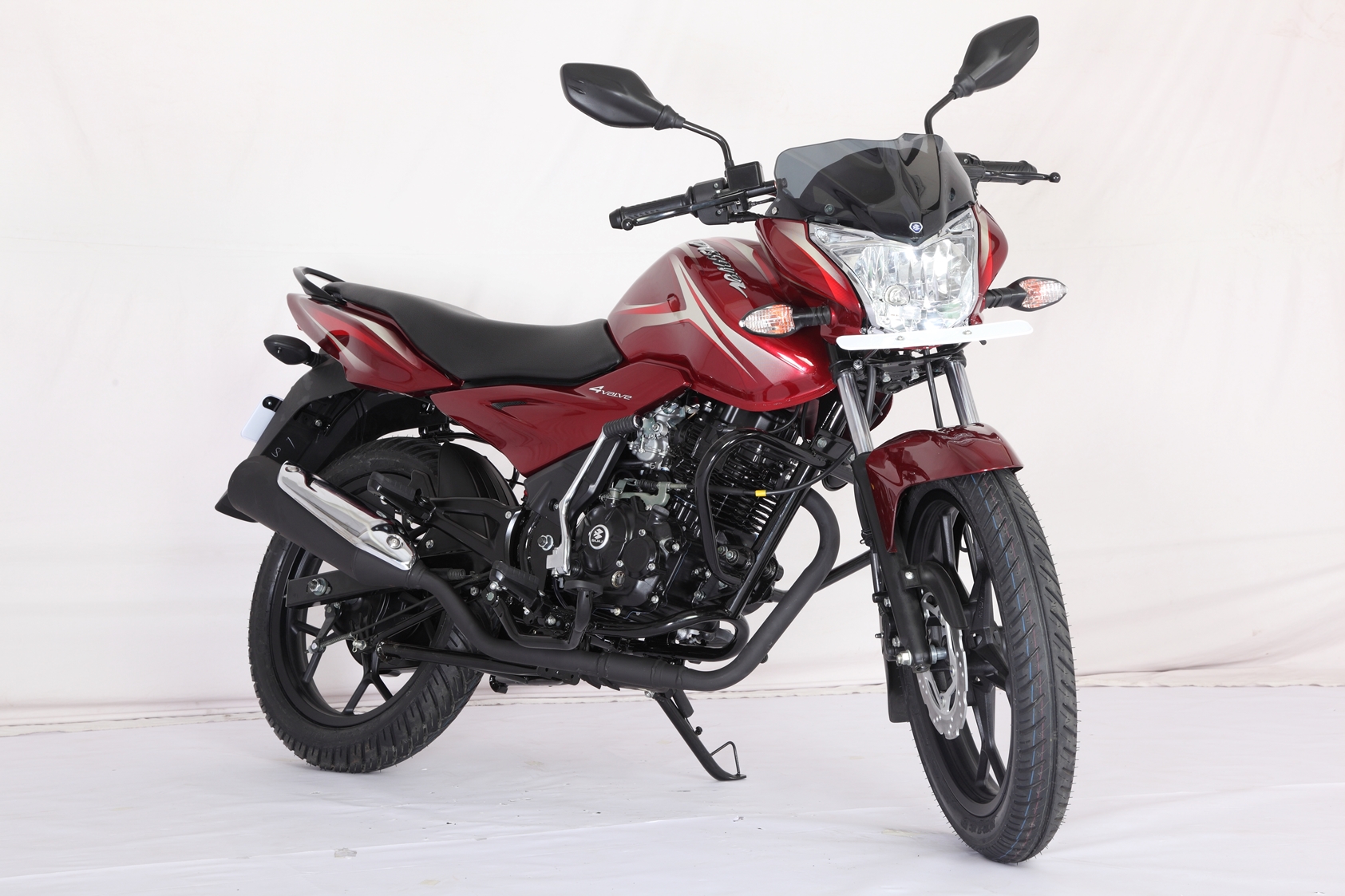 Bajaj Discover 150S yollara çıktı