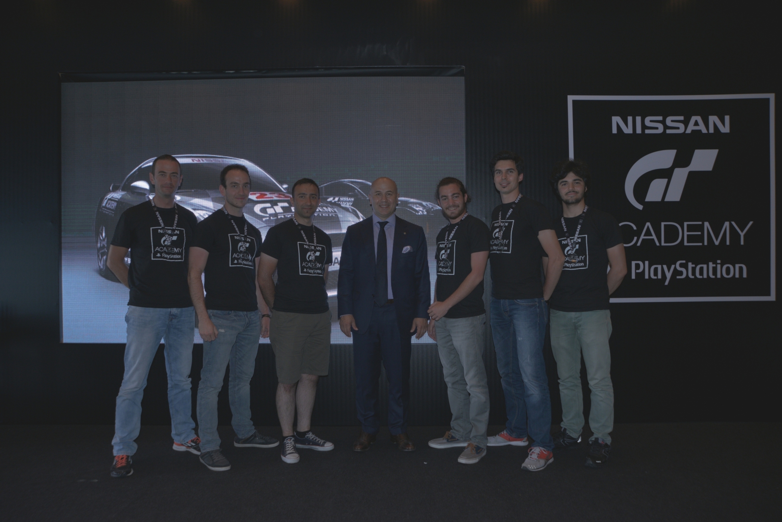 Nissan GT Academy finalistleri gelişiyor