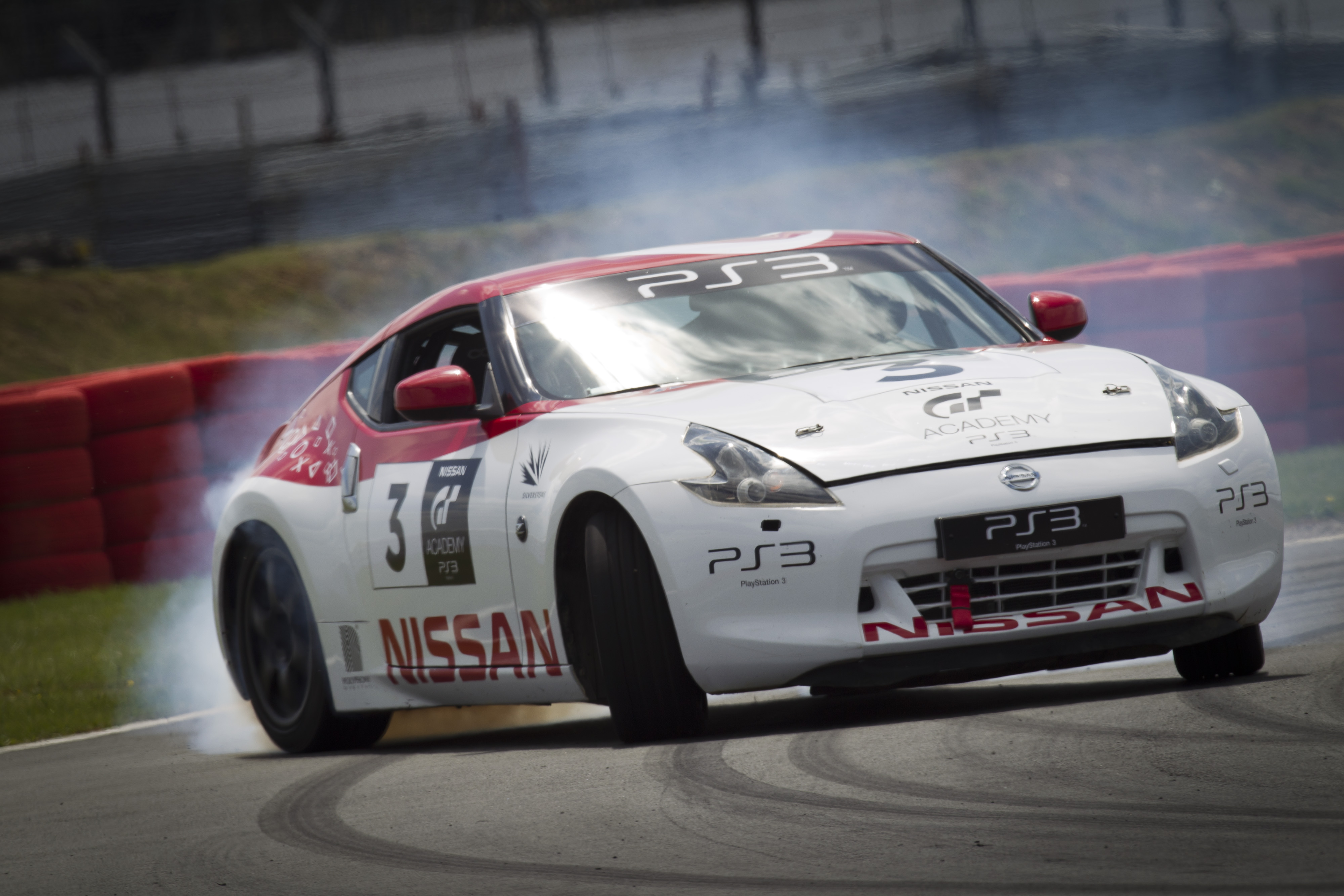 GT Academy heyecanı internette !