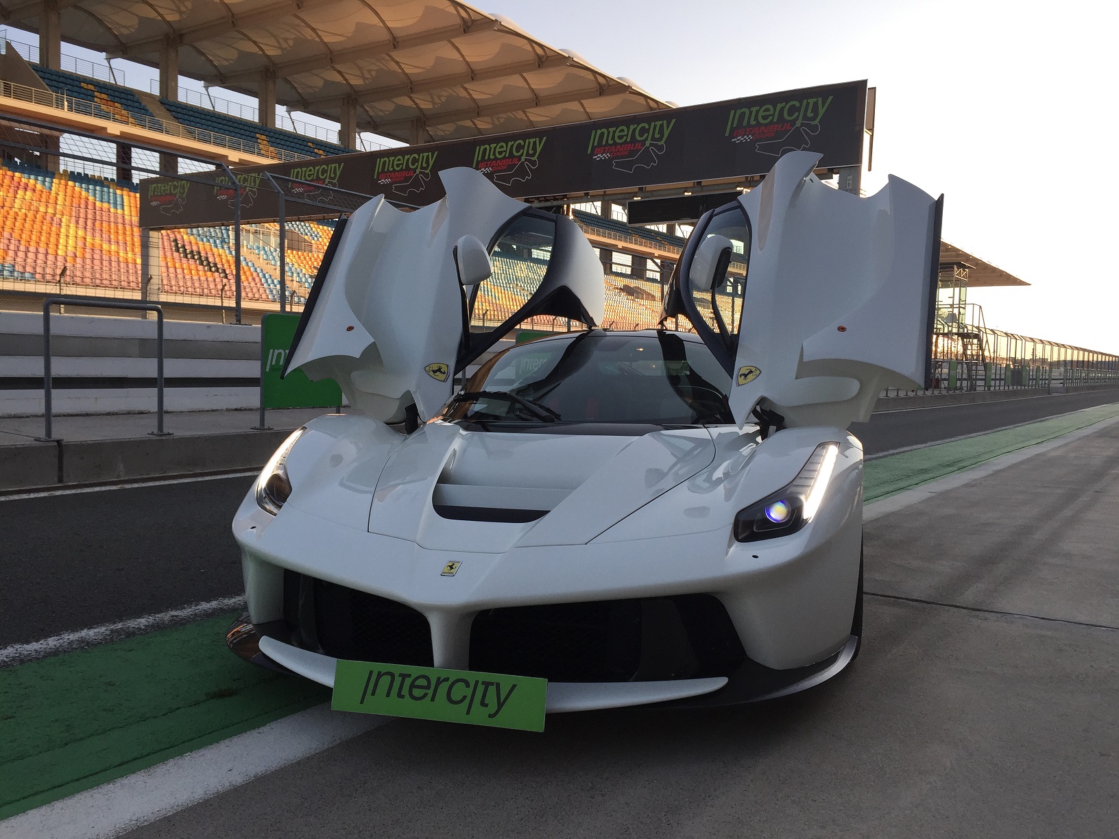 2.El Satış Günleri'nde Ferrari sürprizi