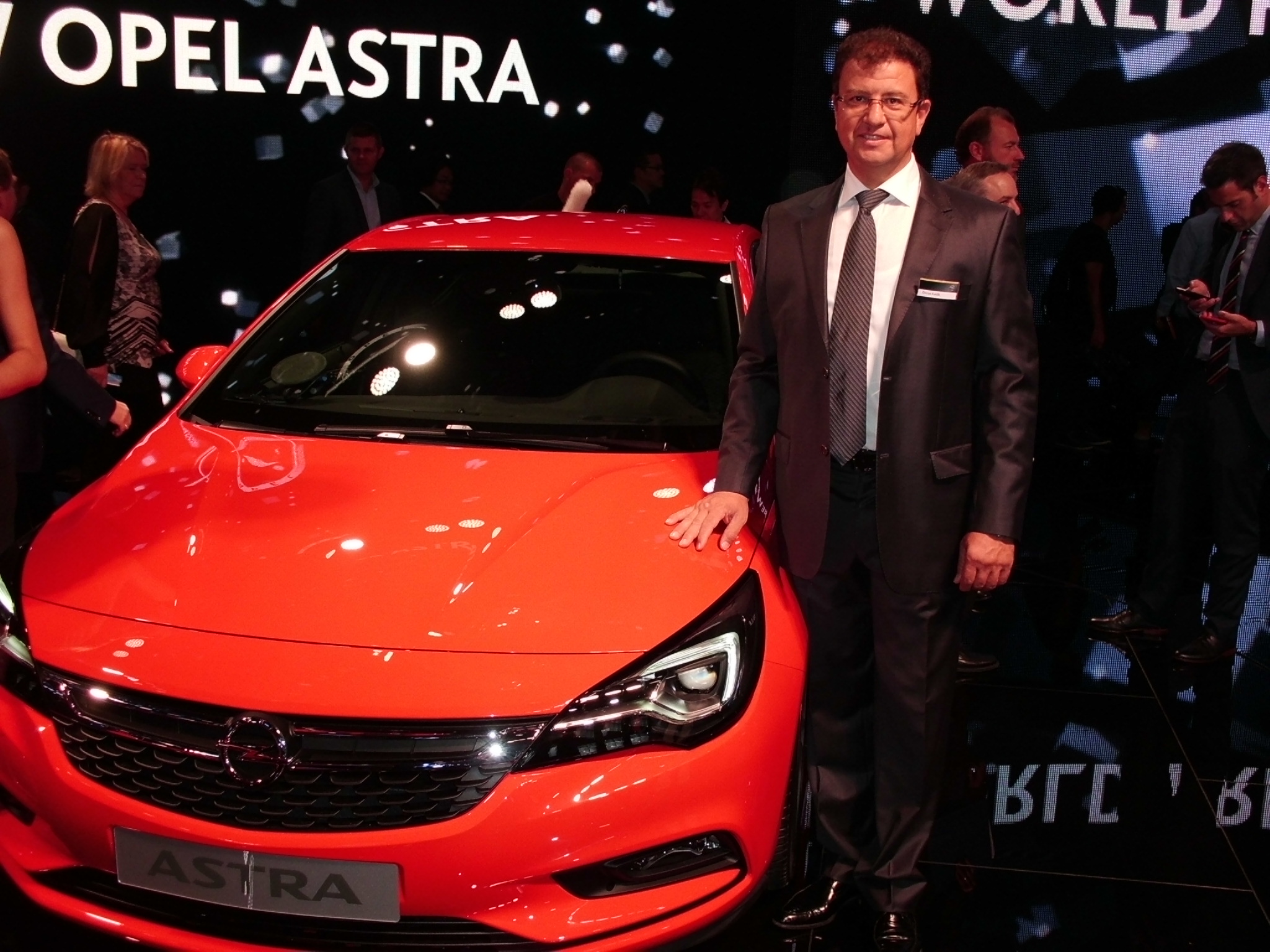 Yeni Opel Astra, Frankfurt'ta tanıtıldı !