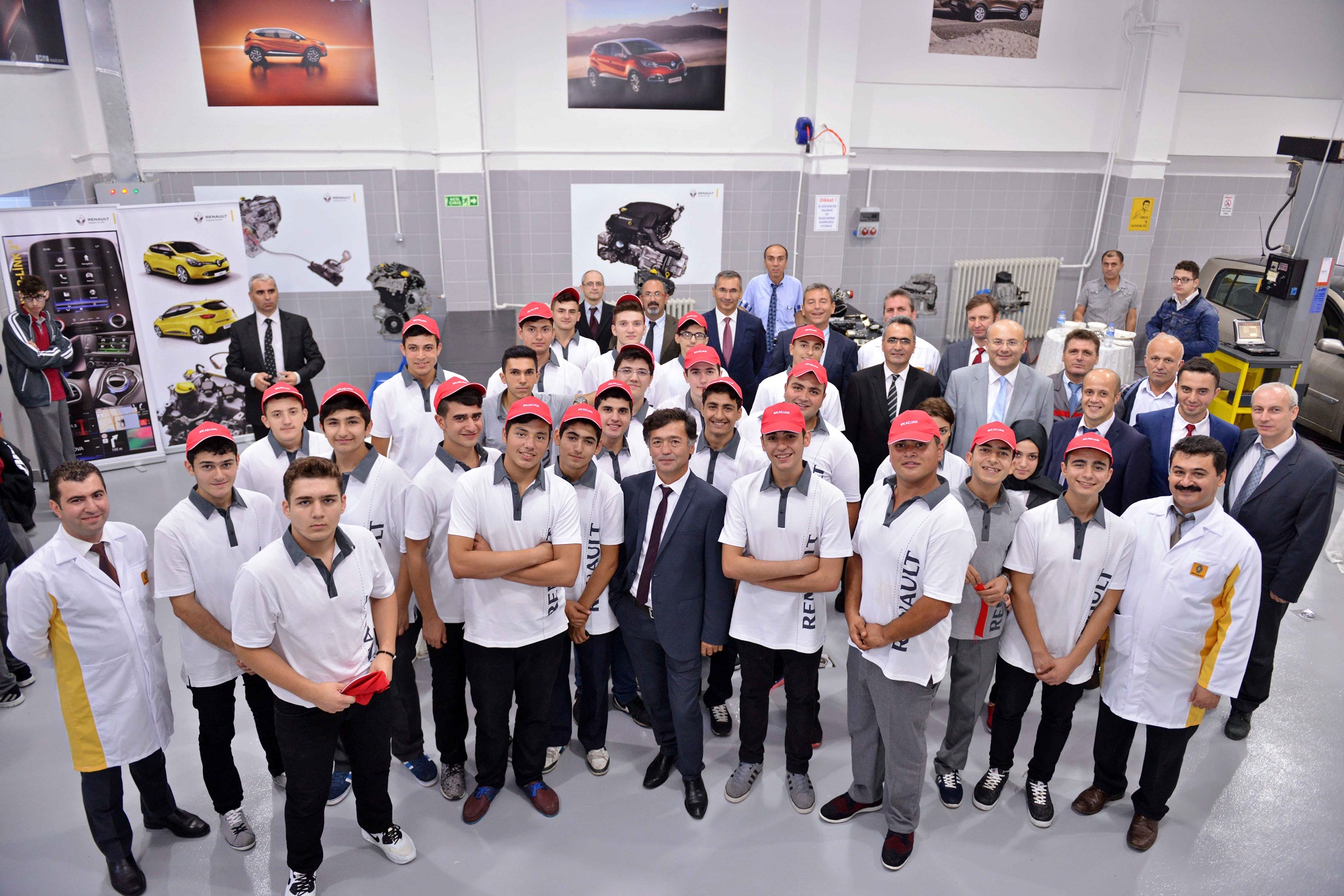 Renault'un eğitime katkısı tam gaz devam ediyor