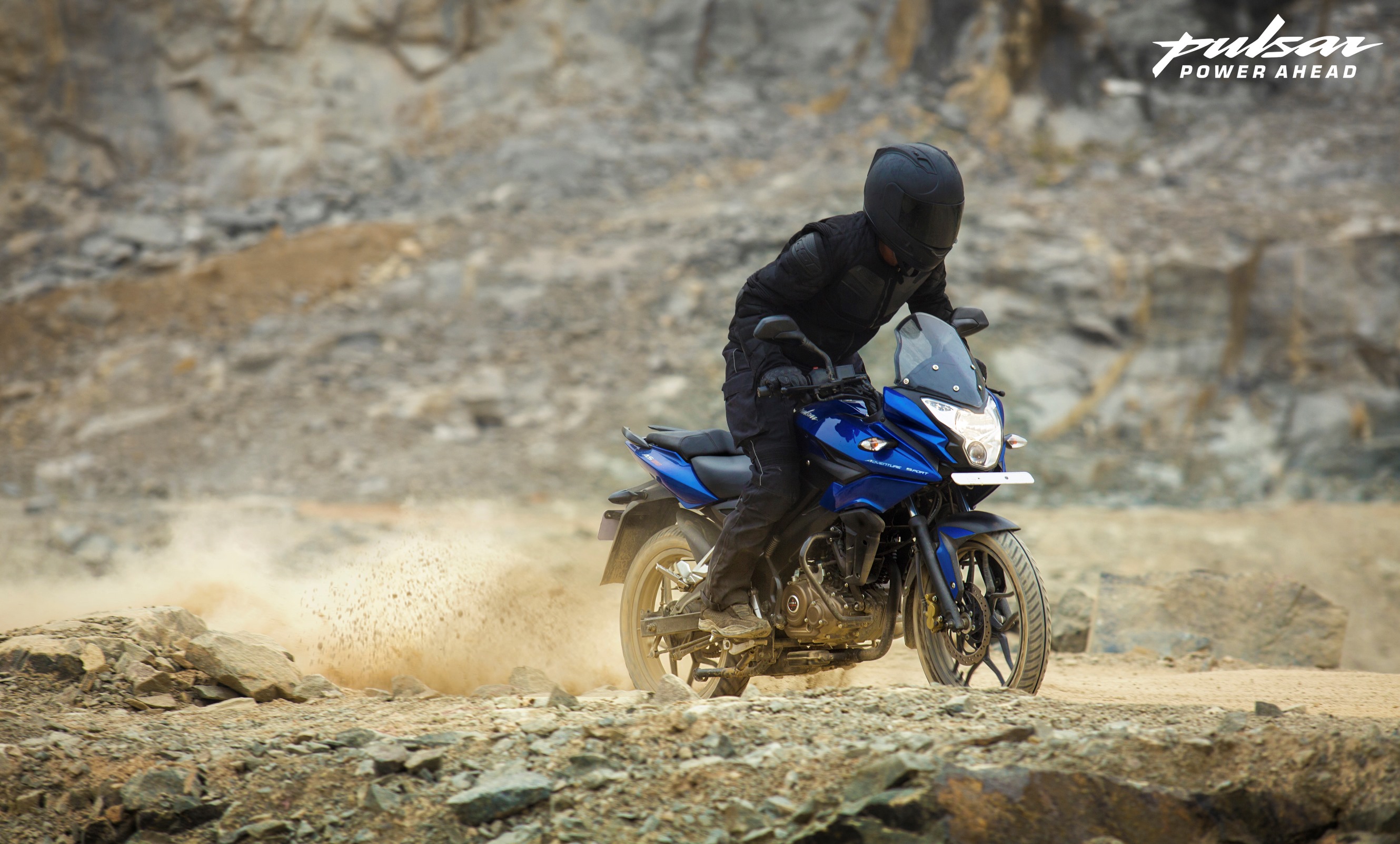 Bajaj Pulsar AS150 yollara çıktı