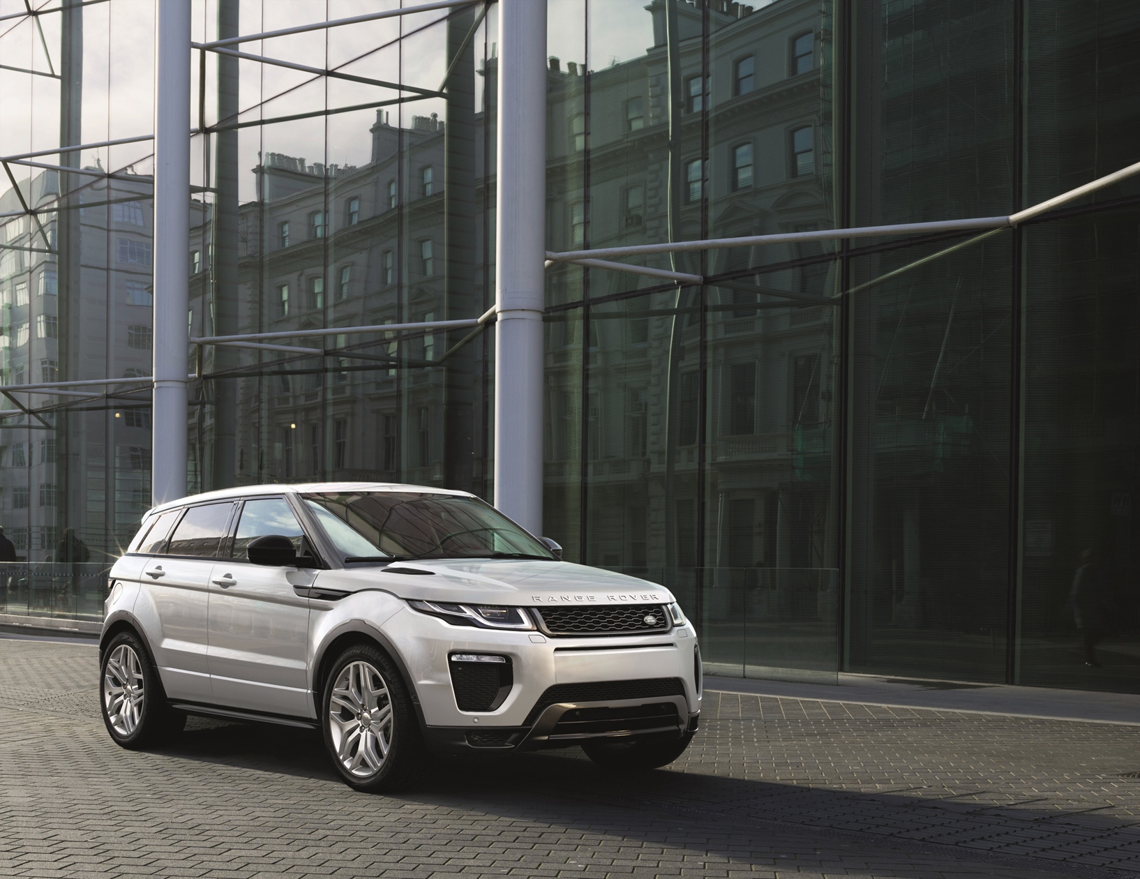 Yeni dizel Evoque'nin fiyatı belli oldu !