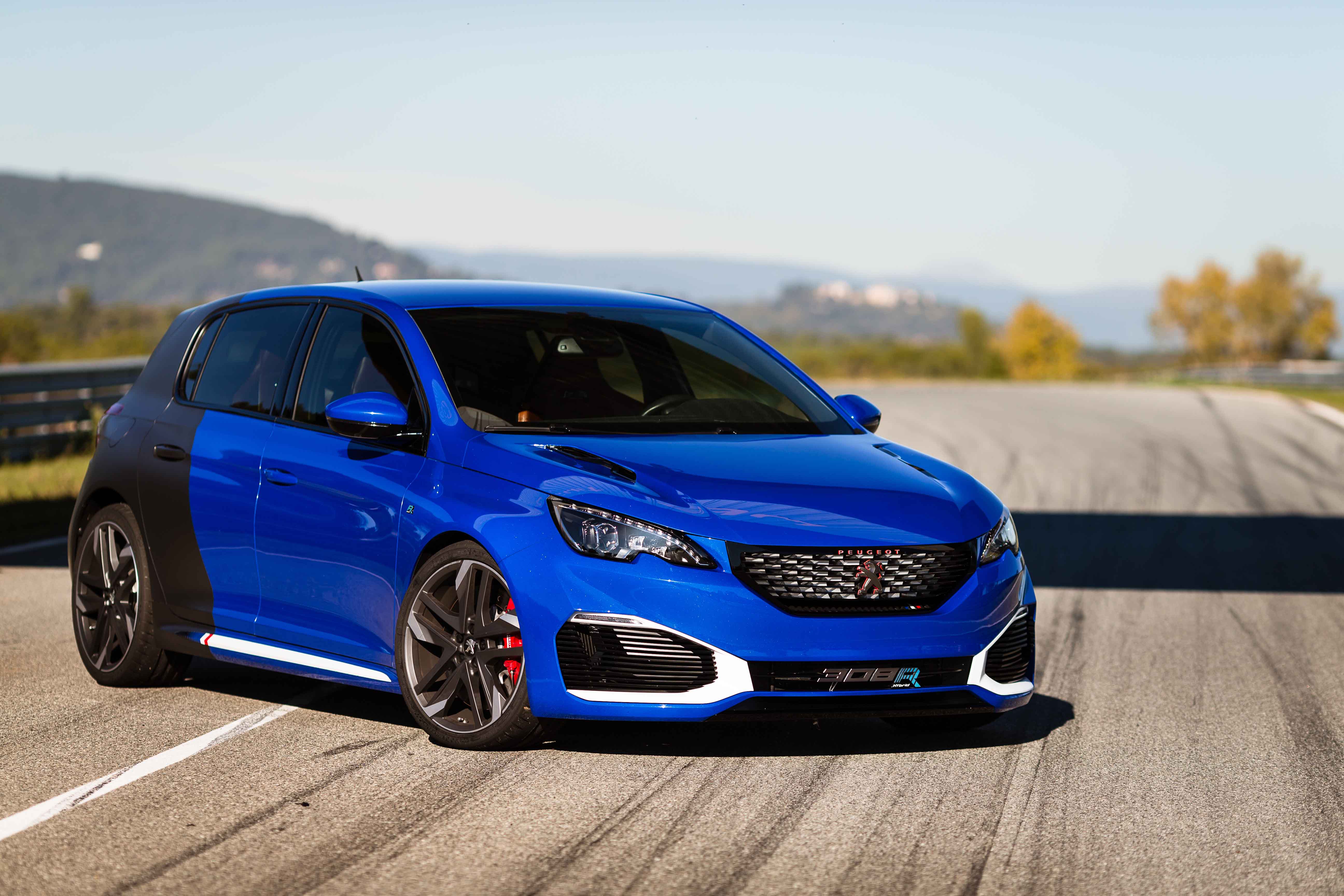 Peugeot 308 R Hybrid: Güçlü ve çevreci