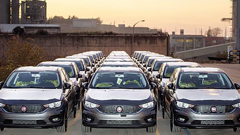 Egea iç pazara araç yetişmiyor, Batı Avrupa 3 ay erken istiyor