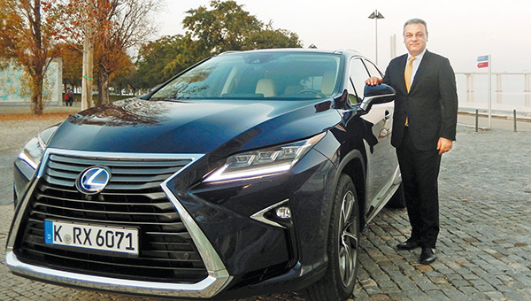 Lexus yolda kalırsa helikopterle teknisyen gönderecekler