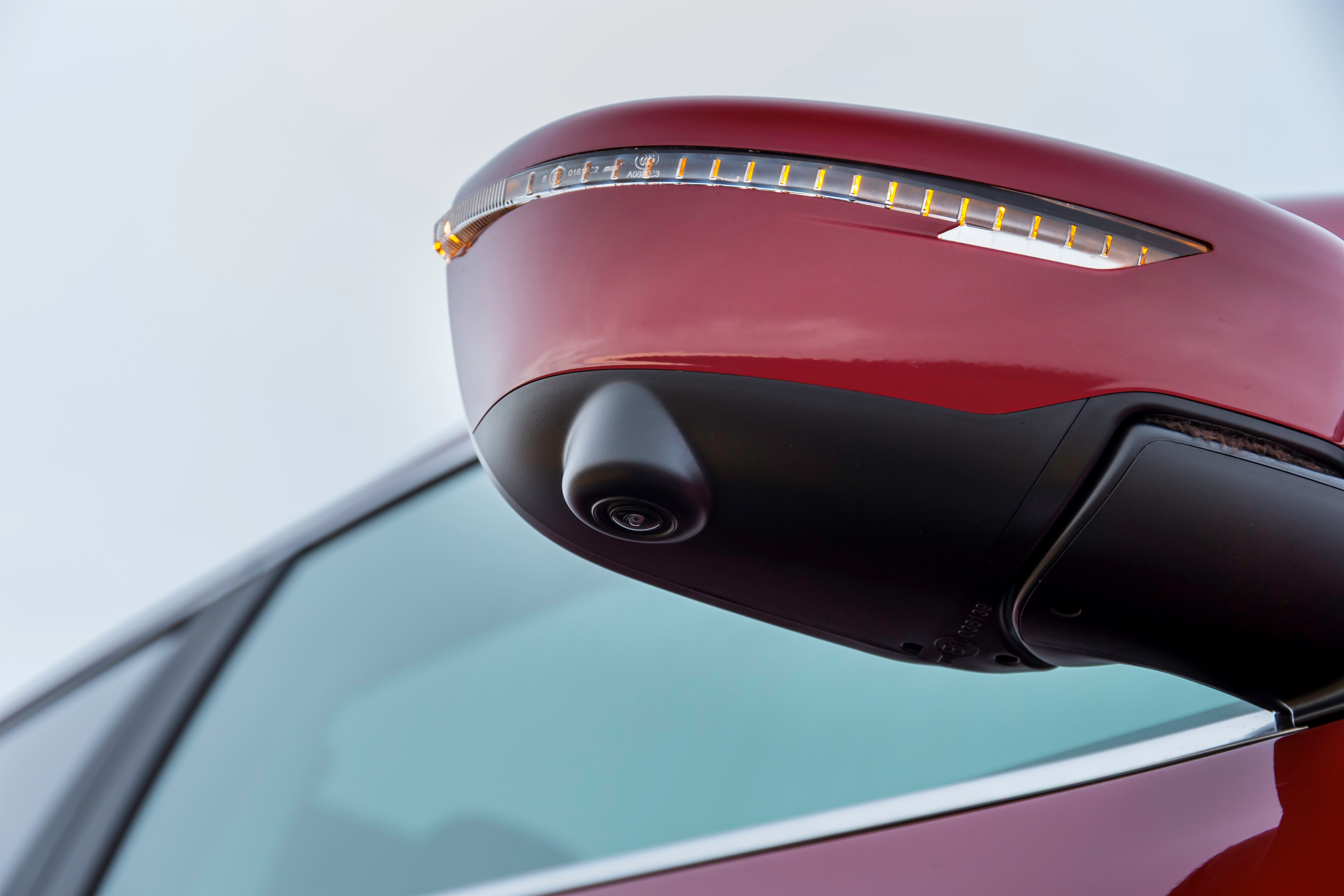 Nissan, kamera satışlarında uçtu