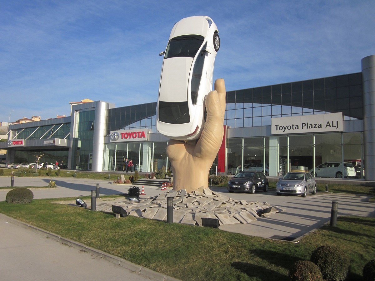 Toyota'nın rekor yılında en çok satışı ALJ bayileri yaptı