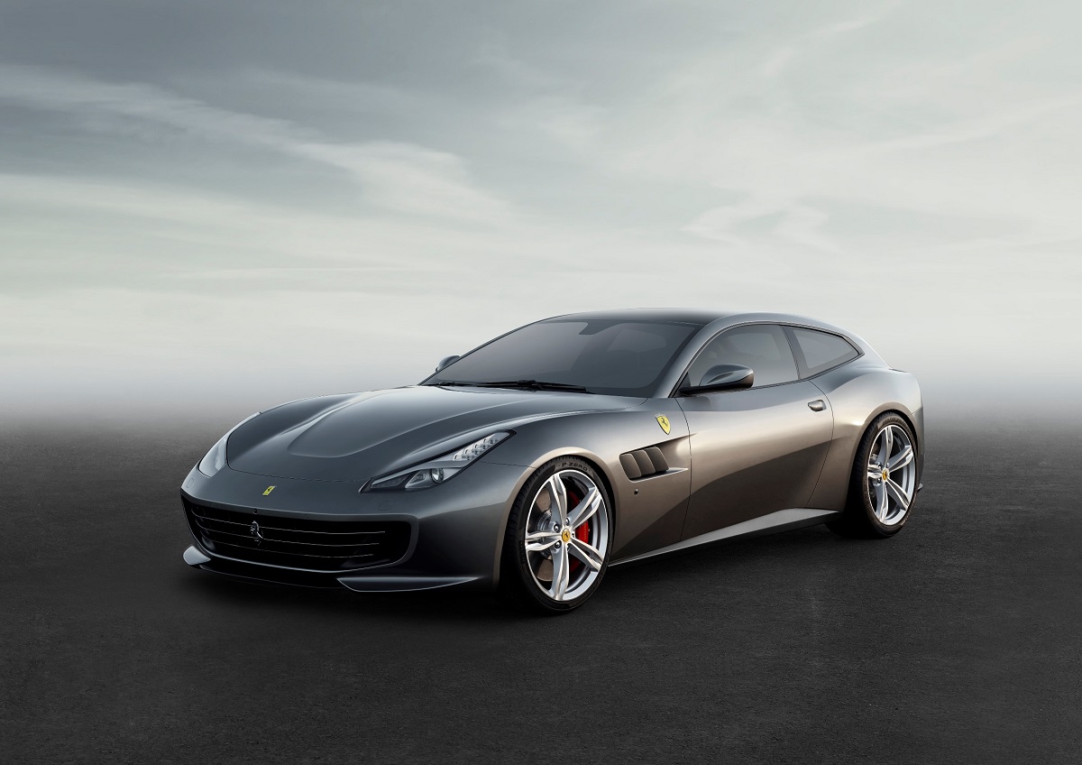 Yeni Ferrari GTC4Lusso, Cenevre'yi bekliyor