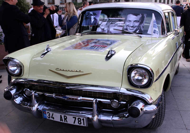 Yarım asırlık aşıklardan klasik otomobil konvoyu