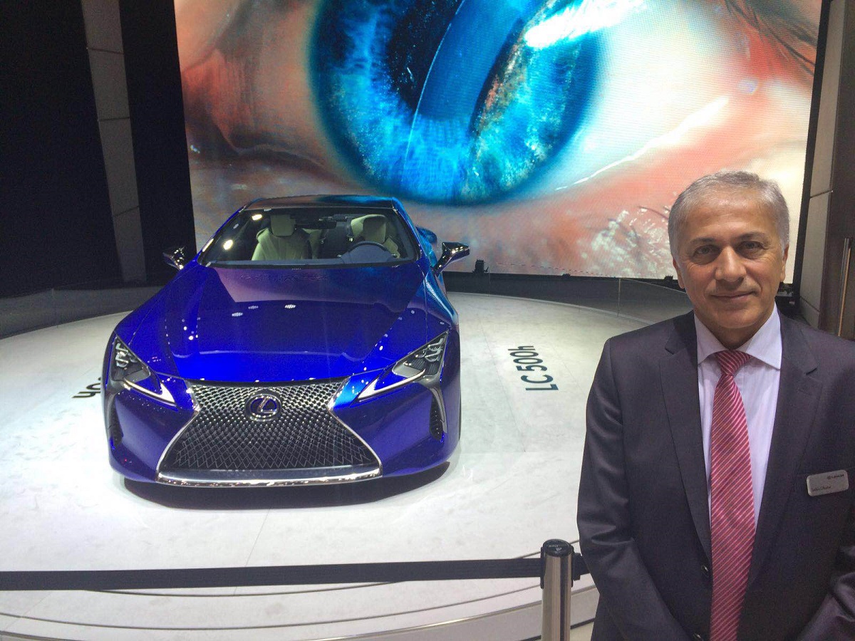 Lexus'un yeni modelleri, Cenevre'de ışıldıyor