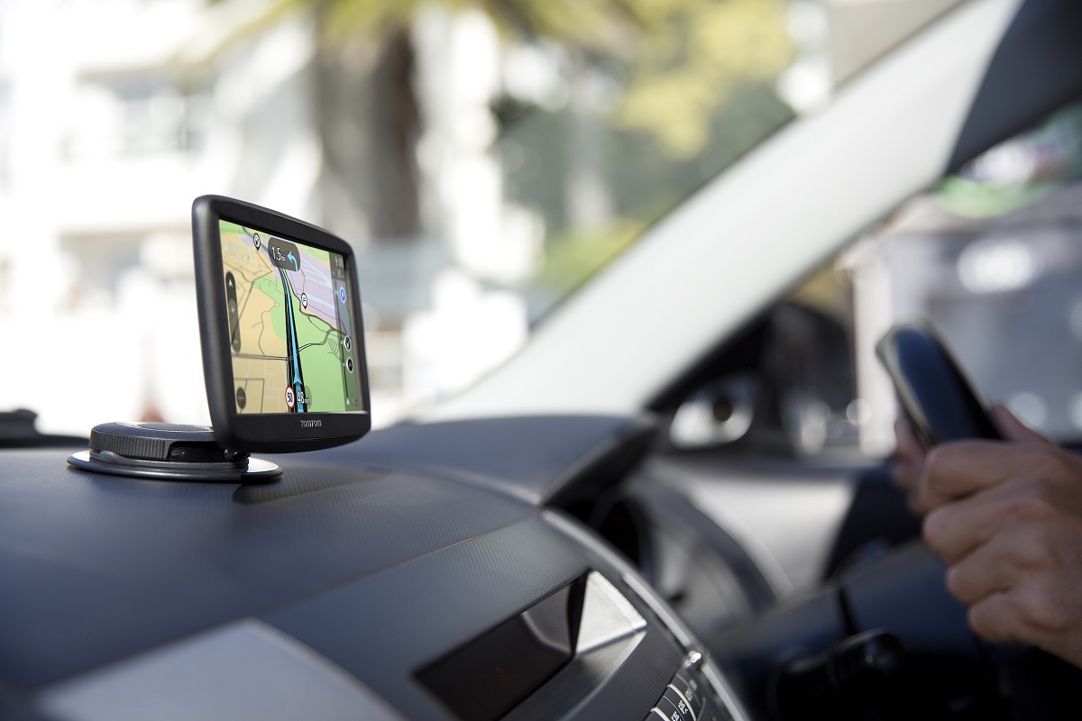 Tomtom'dan radar uyarısı yapan navigasyon