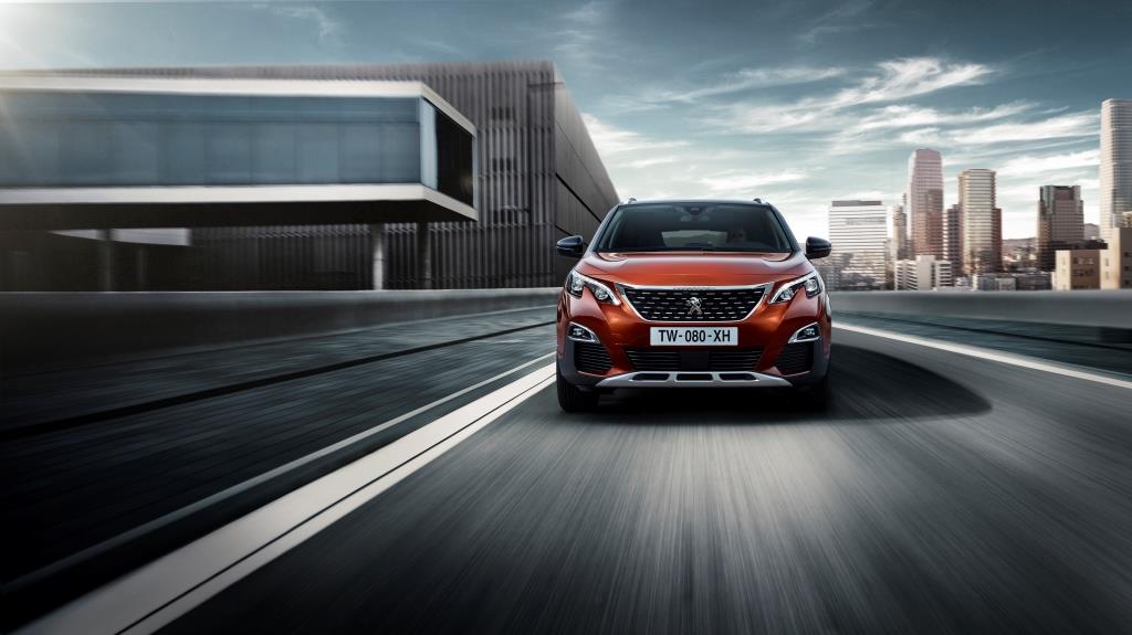 Yeni Peugeot 3008 C-SUV segmentine giriş yapıyor