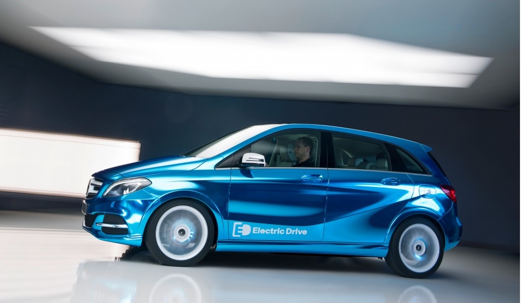 Mercedes'in elektrikli otomobilleri geliyor