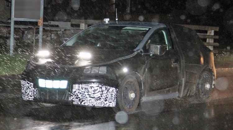 Yeni Seat Ibiza akıllarda soru işareti bıraktı.