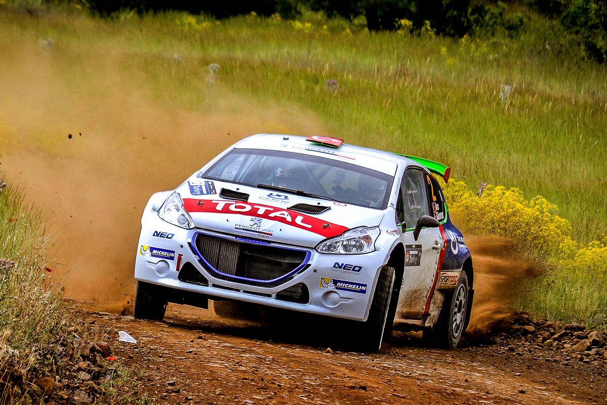 Peugeot 208 T16 R5 ile hedef liderlik