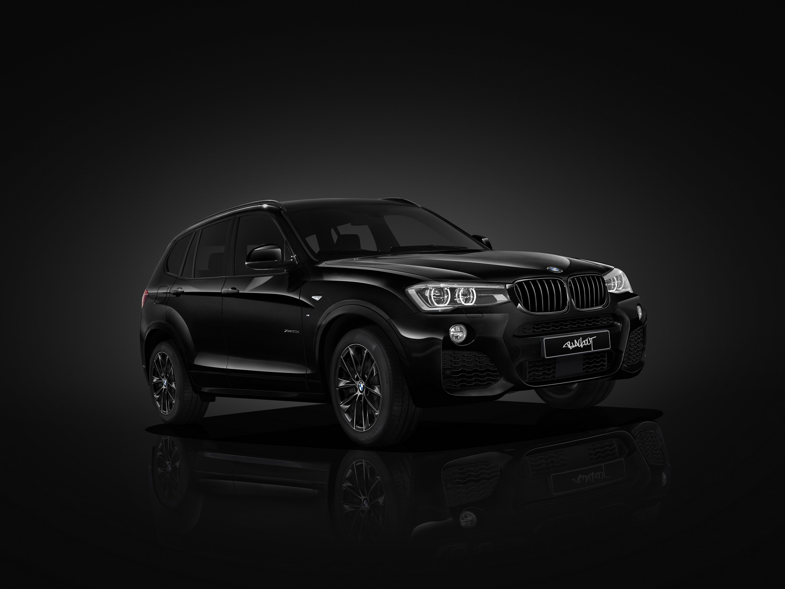 BMW'nin 100.yılına özel  X3 Blacout Edition