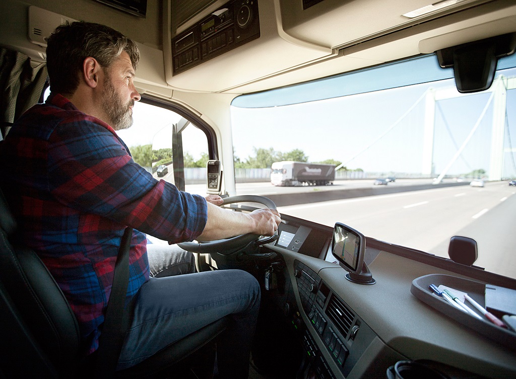 TomTom haritaları hız kameralarını gösterecek