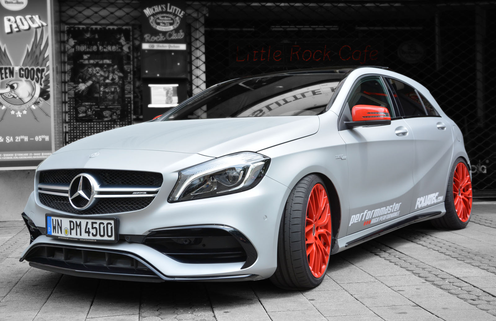 410 HP gücünde Mercedes-Benz AMG A45