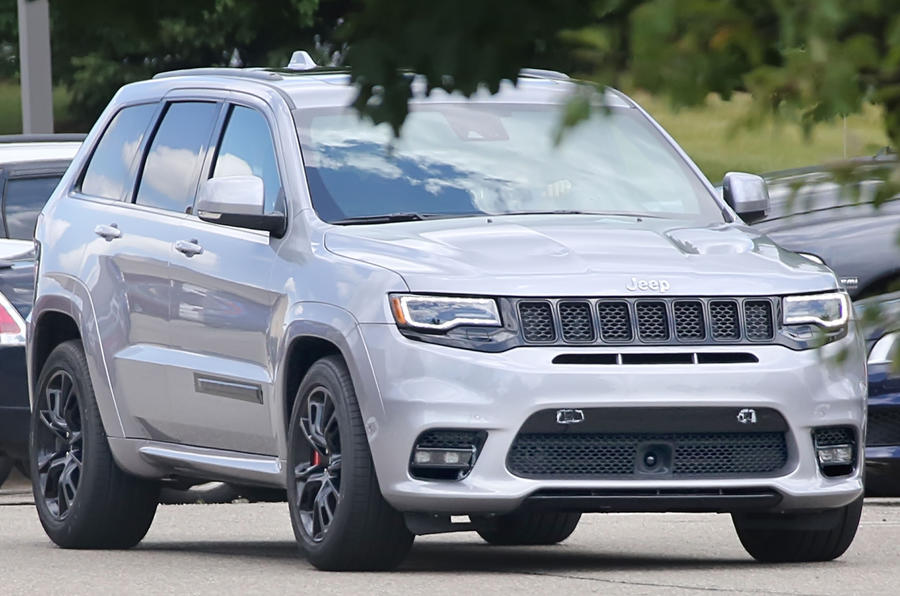 Yeni Grand Cherokee SRT, kamuflajsız yakalandı
