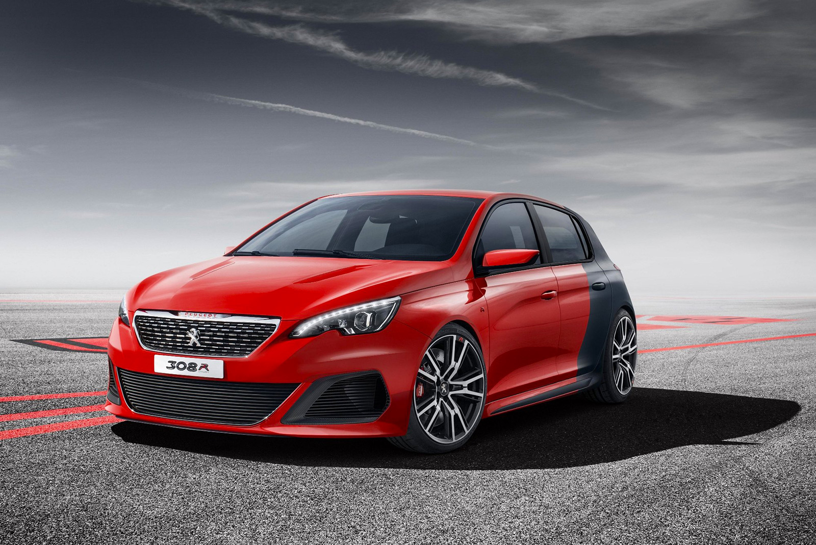 Peugeot 308 GTI Türkiye yollarına çıktı