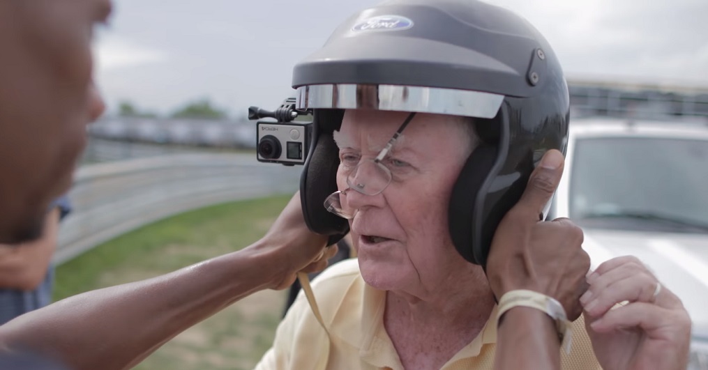 Ford Focus RS ile büyükanne ve büyükbabalar drift yaptı