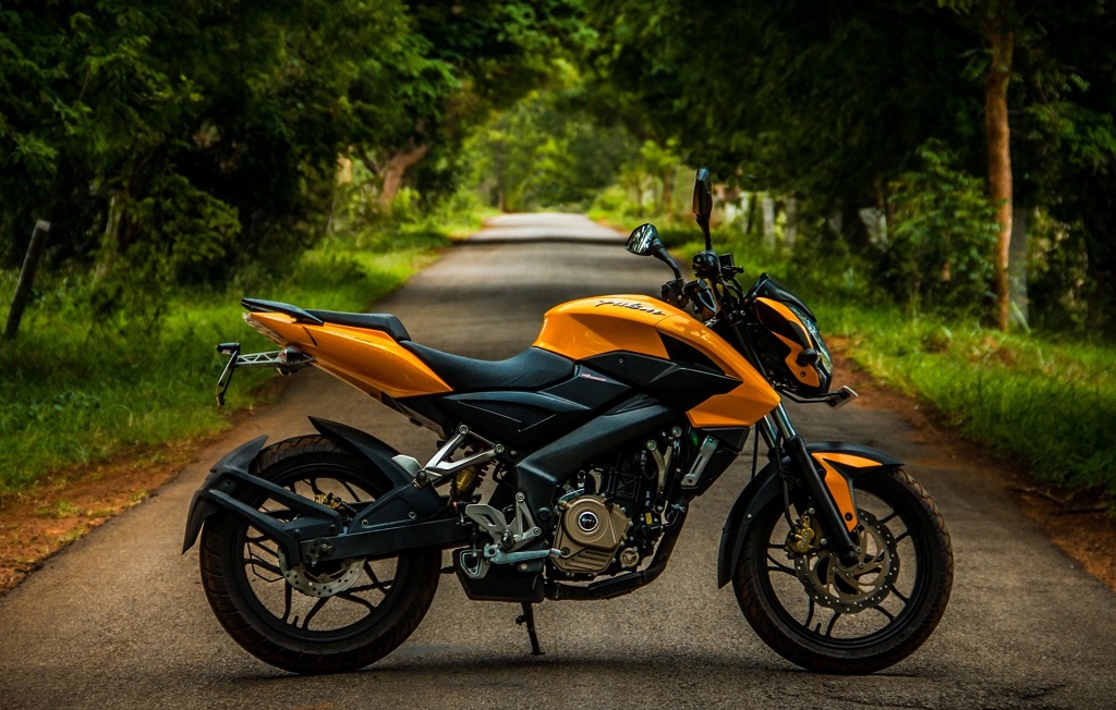 Bajaj Pulsar ile Hindistan tatline
