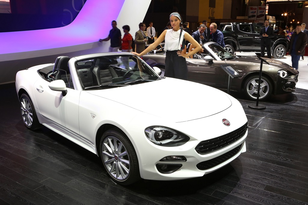 Fiat 124 Spider Paris'te gözde oldu