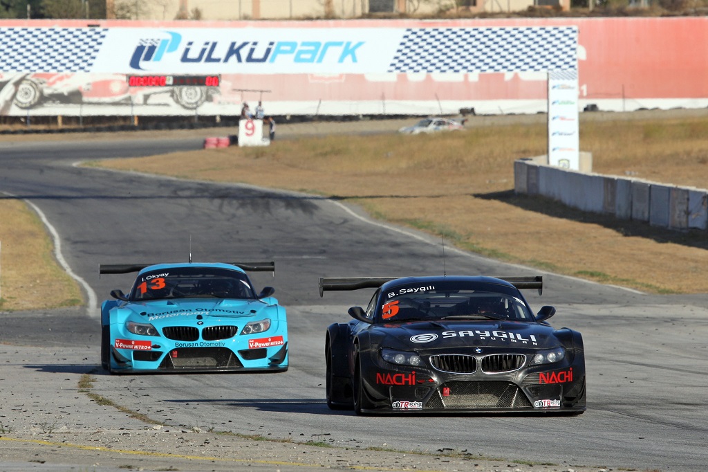 Pistte Okyay ve Ülkü Şampiyonluğu