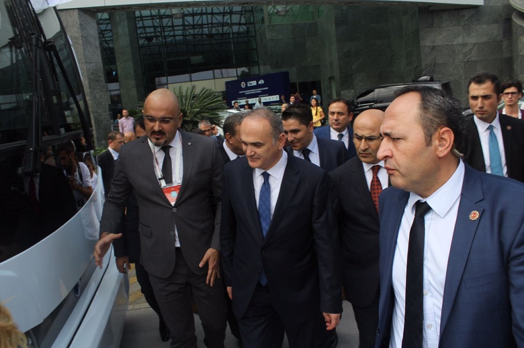 Bakan Özlü'den TEMSA TS45 modelline övgü