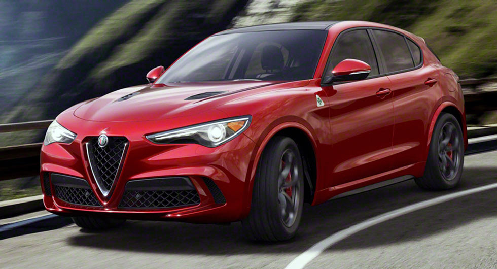 Alfa Romeo'nun ilk SUV'u Stelvio resmen tanıtıldı