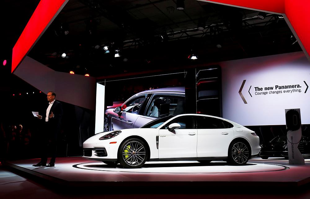 2017 Porsche Panamera otomobilseverlerle buluştu
