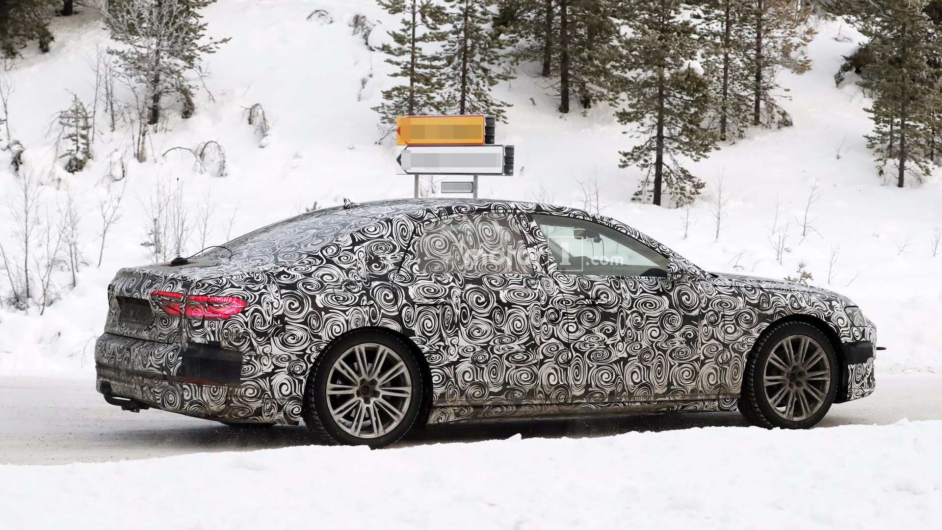 Yeni Audi A8 yakalandı!