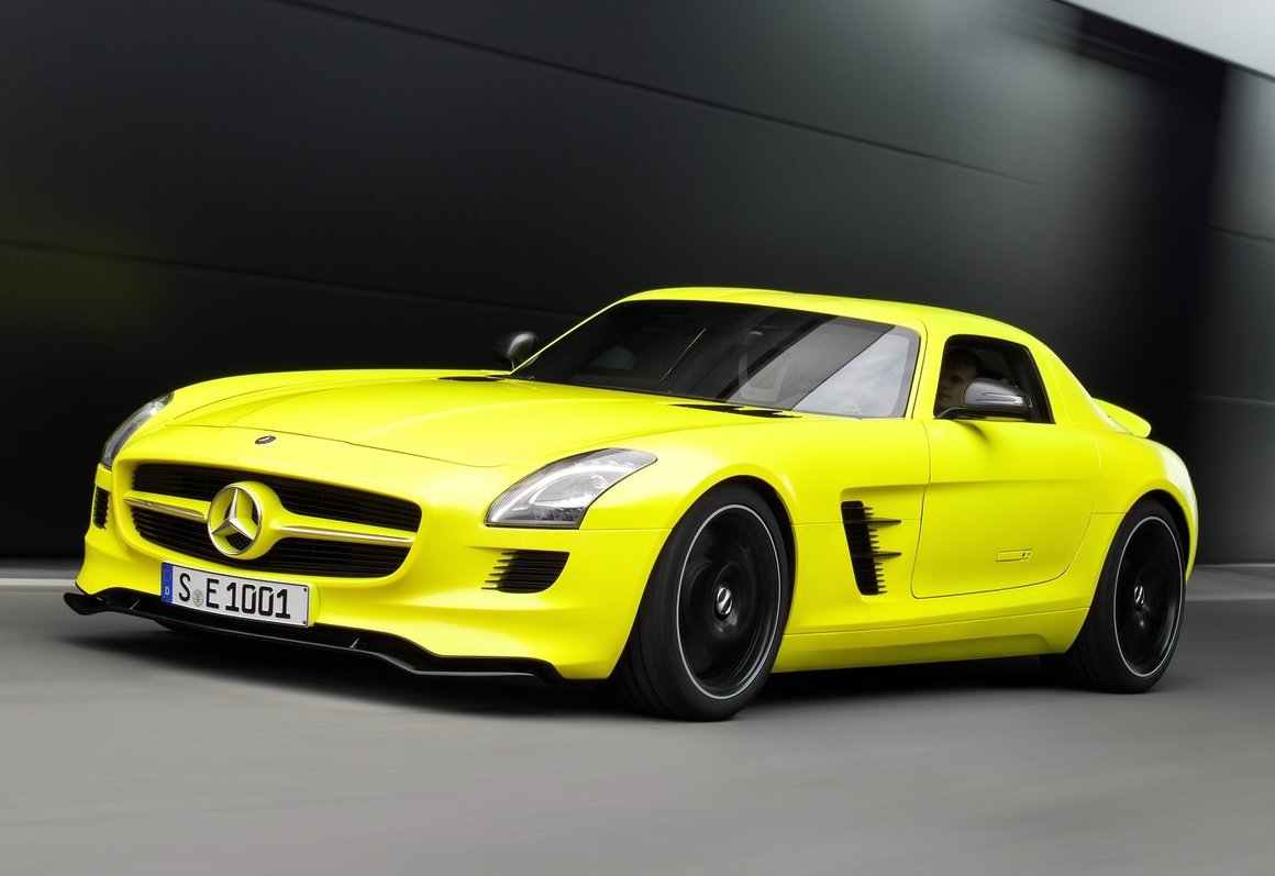 Mercedes-AMG, hibrit ve elektrikli araçlar da üretecek.