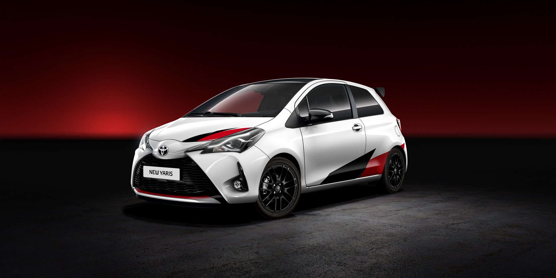 Toyota'dan beklenen Yaris geldi!