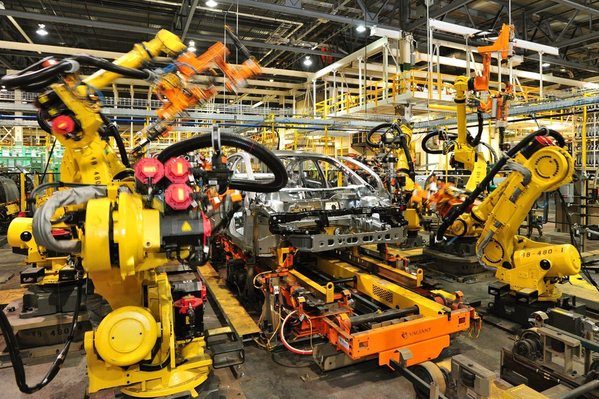 Ürettiğimizi ihrac ettik, otomobili ithal satın aldık!