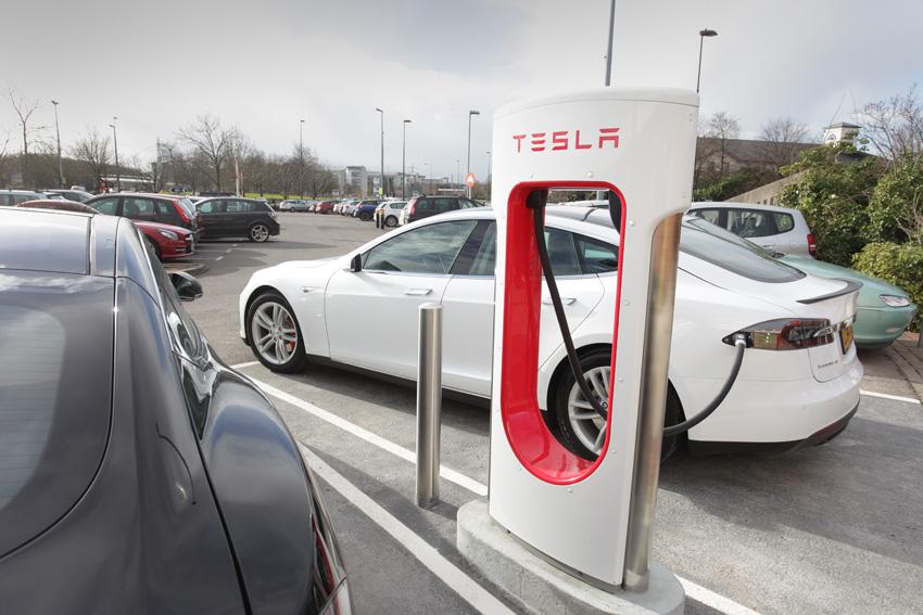 Yeni Tesla Supercharger ücretleri açıklandı.