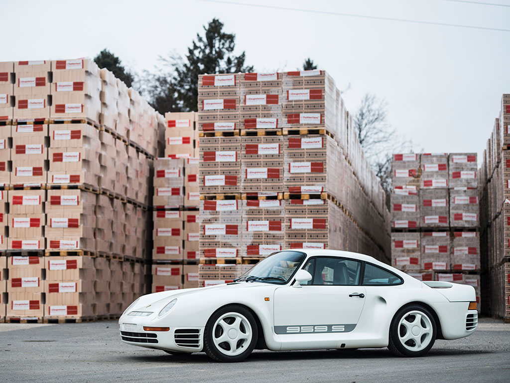 Sizce bu Porsche 1 milyon $'dan fazla eder mi?