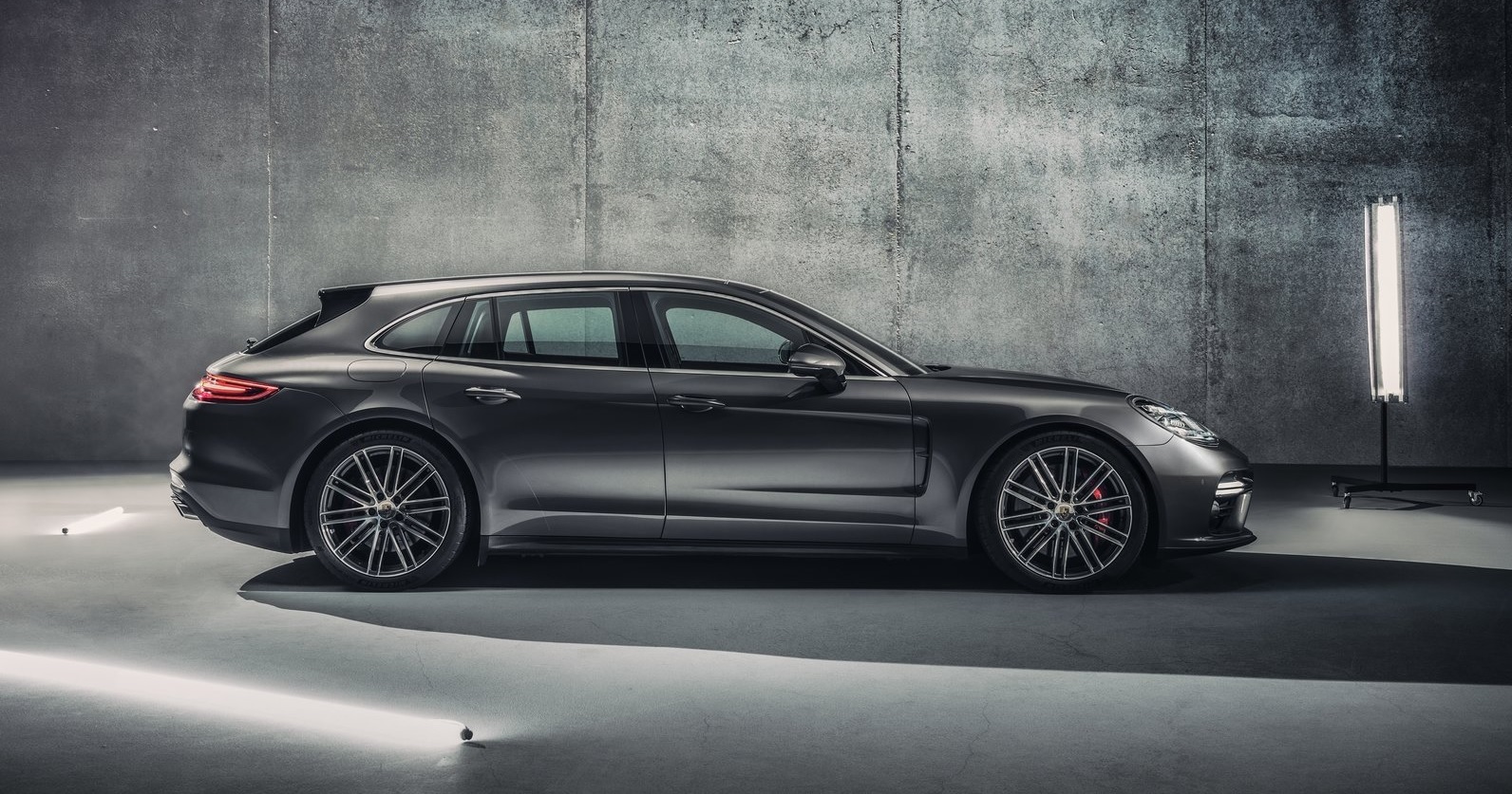 Porsche Panamera Sport Turismo örtülerini kaldırdı