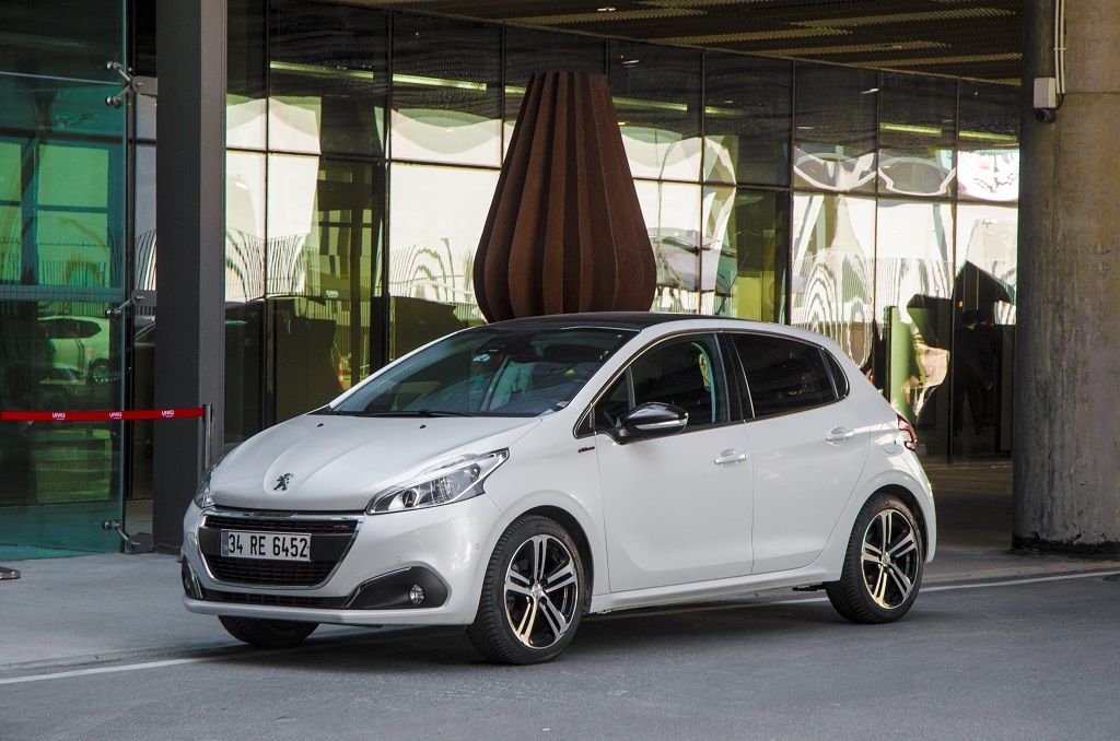 Sürüş İzlenimi: Peugeot 208 1.2 Puretech GT Line