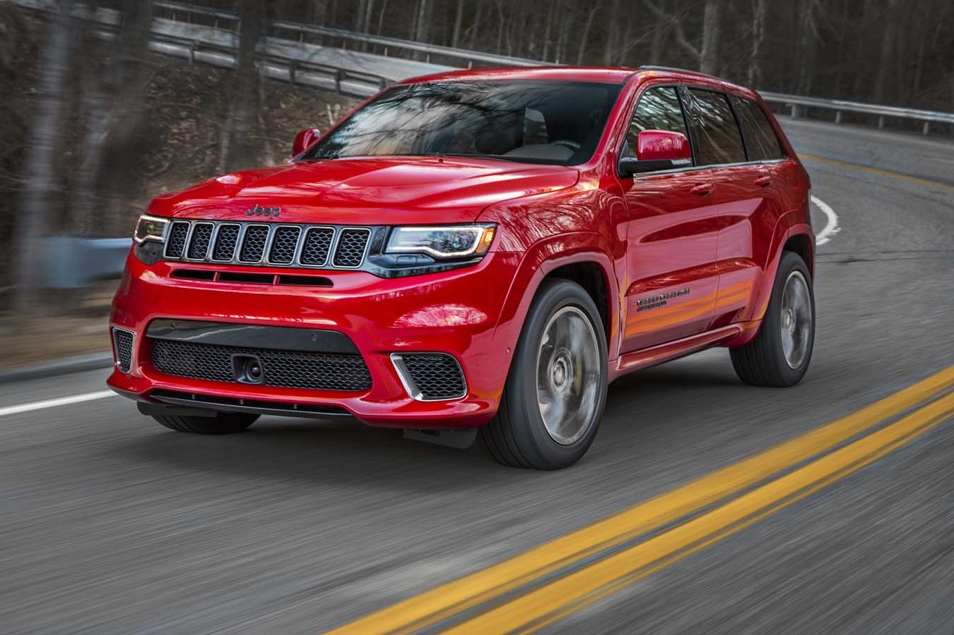 Dünya'nın en güçlü SUV'una merhaba diyin: Jeep Grand Cherokee Trackhawk!