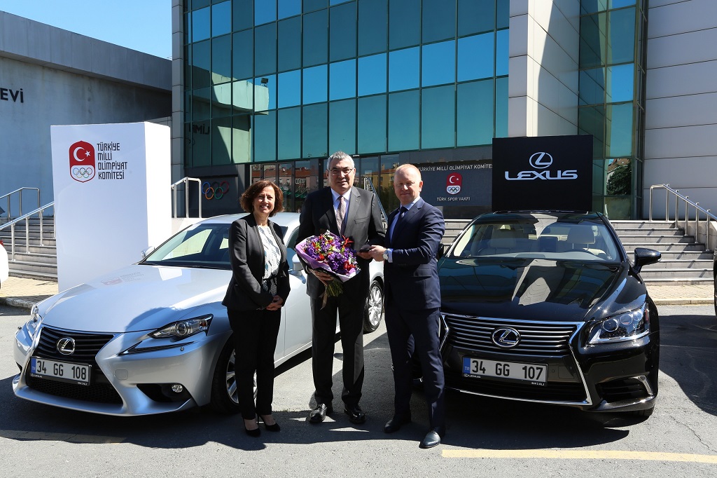 Lexusus modelleri Olimpiyat Komitesi'ne teslim edlidi