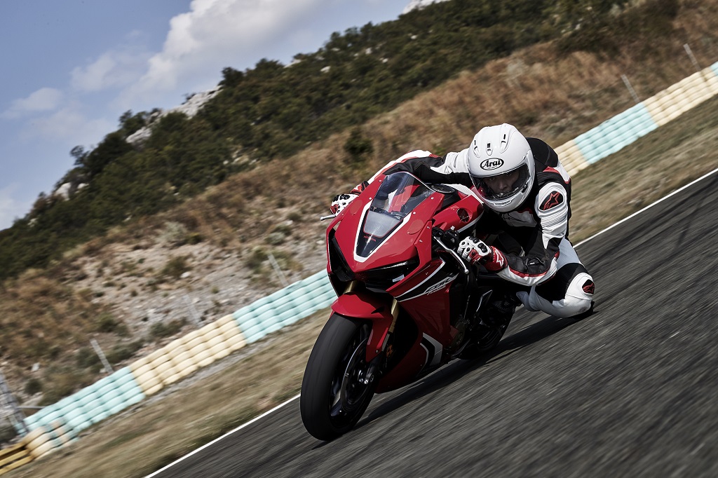Honda Motosiklet  ve Motoron Riding Academy ile işbirliği