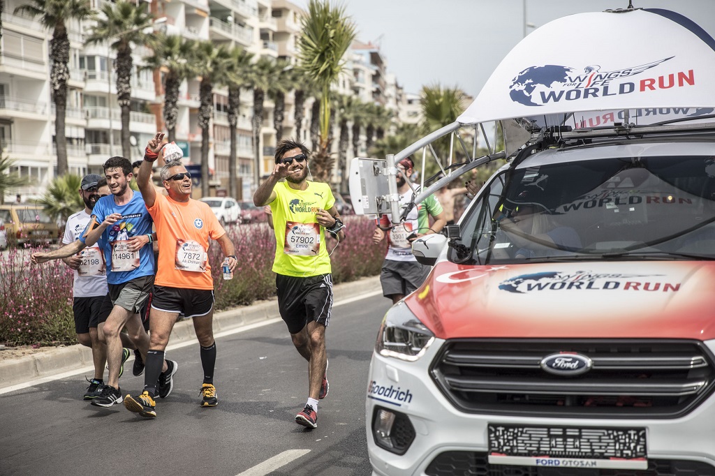 İzmir'de binler koştu, Ford Kuga yakaladı