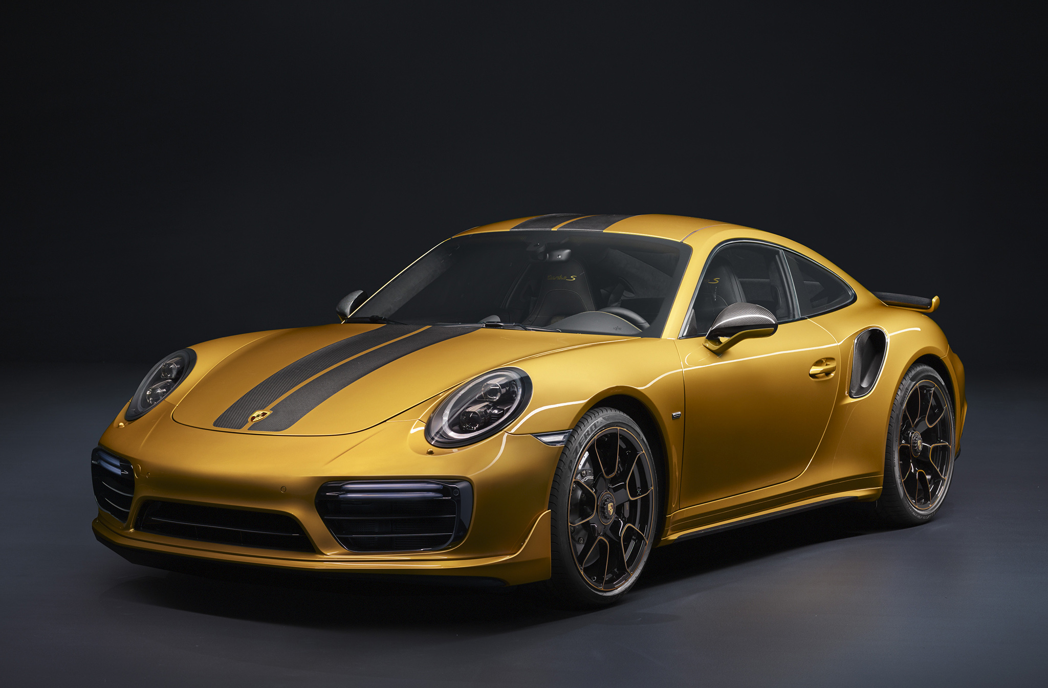 Turbo S'e Exclusive dokunuşu