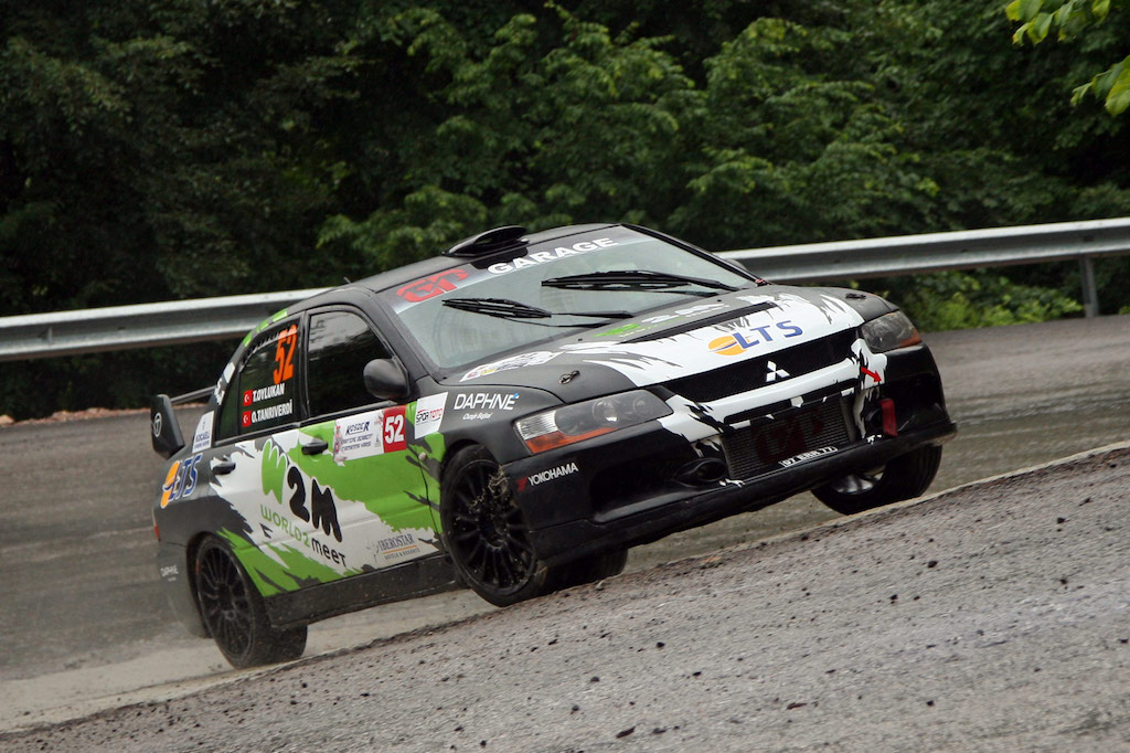 Kartepe'de zorlu mücadele